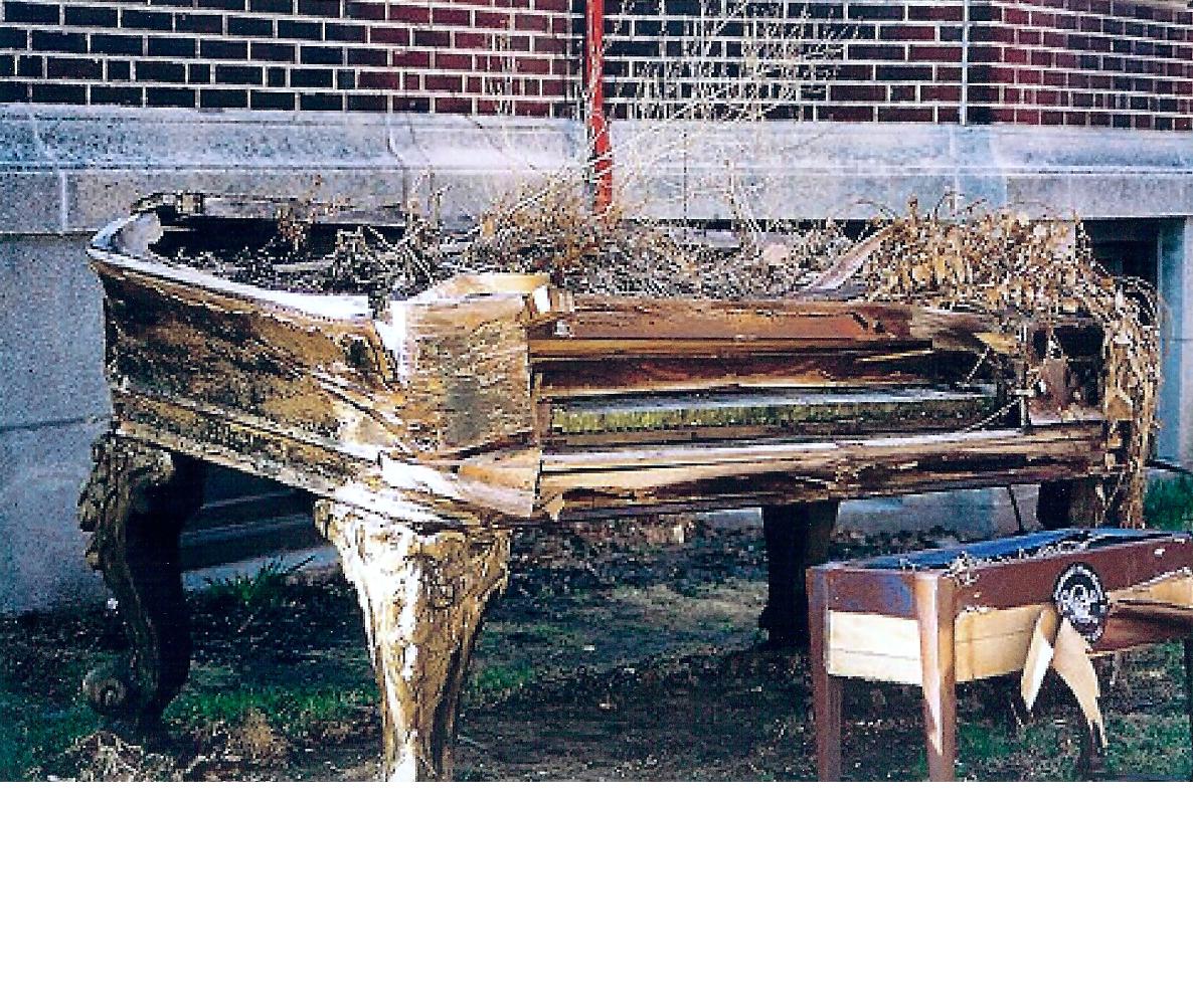 Decaying square grand